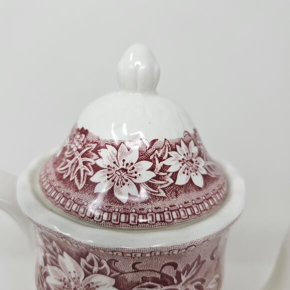 Teapot Coaching Taverns White Red by Royal Tudor - Picture 4 of 6